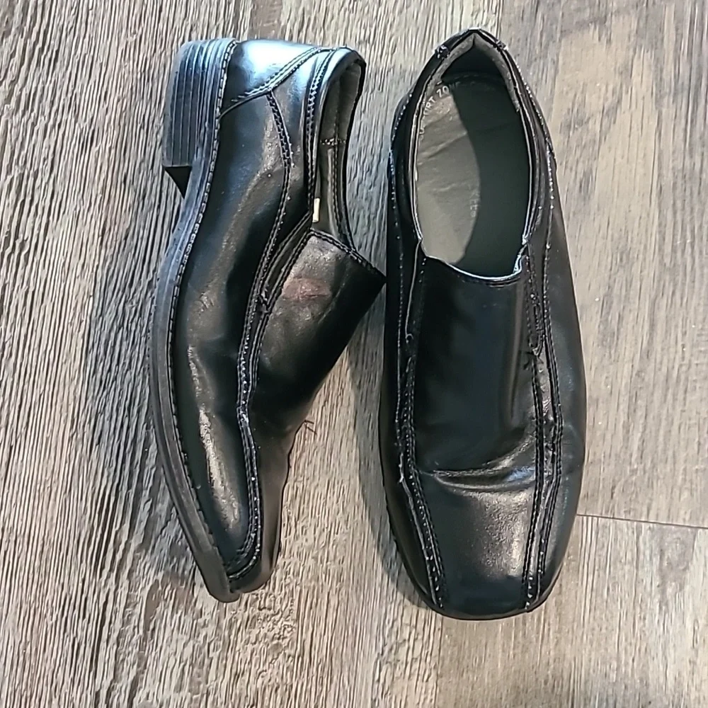 Cherokee Loafers/Dress Shoes Size 4